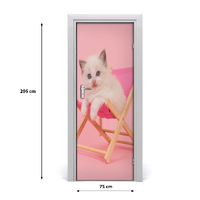 Samolepící fototapeta na dveře Kočka na lehátku