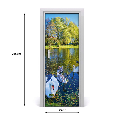 Samolepící fototapeta na dveře Labutě na jezeře