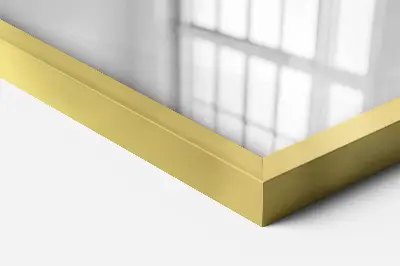 Nástěnné zrcadlo ve zlatém rámu dekorativní