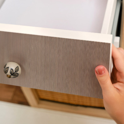 Tapeta na skříň Hnědé čáry