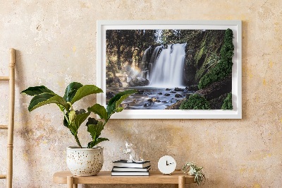 Mech obraz Vodopád obklopený stromy