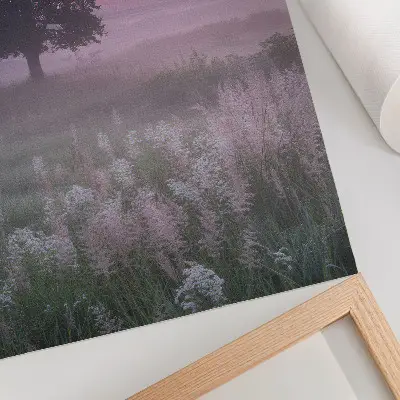 Plakát na zeď osamělý strom v mlze s pastelovými barvami oblohy