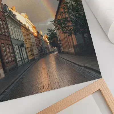 Nástěnný plakát barevné činžovní domy s duhou na zatažené obloze