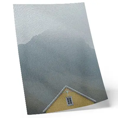 Plakátový obraz žlutý dům v mlhavých horách s klidnou atmosférou