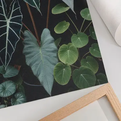 Nástěnný plakát zelené listy kontrastující s tmavým moderním pozadím
