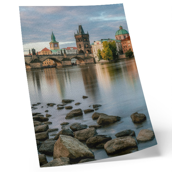 Plakát na zeď Malebné panorama města s mostem přes řeku
