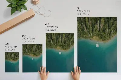 Plakátový obraz lesní jezero s mostem v odstínech zelené a modré
