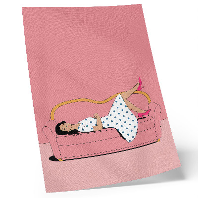 Plakátový obraz Žena s růžovou pohovkou v klidné relaxační scéně