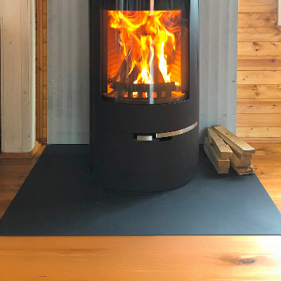 Obdélníková podložka před krb černá kovová