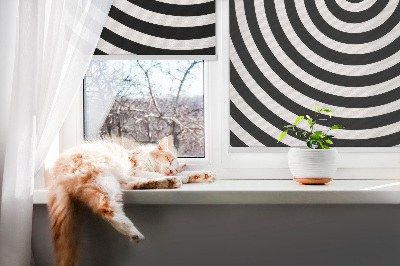 Okenní roleta s hypnotizujícím kruhem