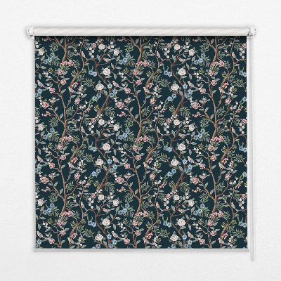 Látková roleta s květinovými révy