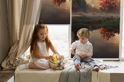 Látková roleta západ slunce za stromy