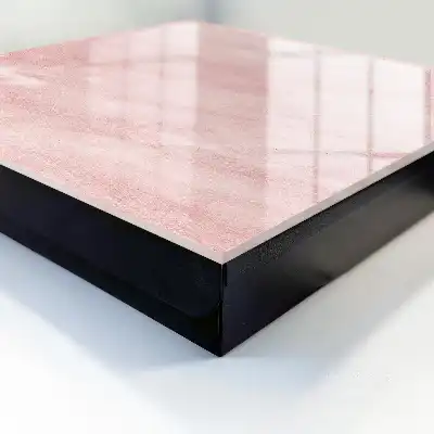 Designová skříňka na klíče Růžové vazby