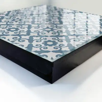Designová skříňka na klíče Geometrická elegance