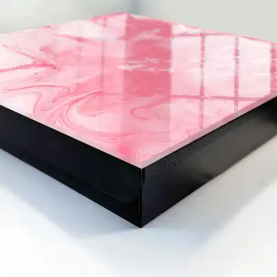 Designová skříňka na klíče Růžový vánek