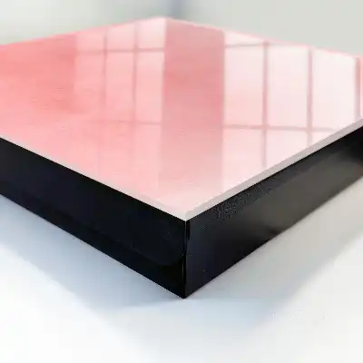 Designová skříňka na klíče Růžové pozadí