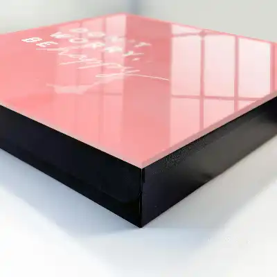 Designová skříňka na klíče Pozitivní inspirace