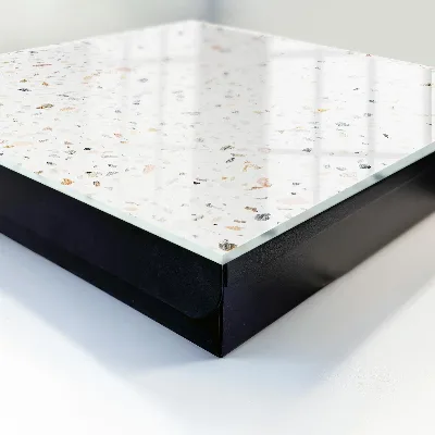 Designová skříňka na klíče ve světlém teracovém provedení