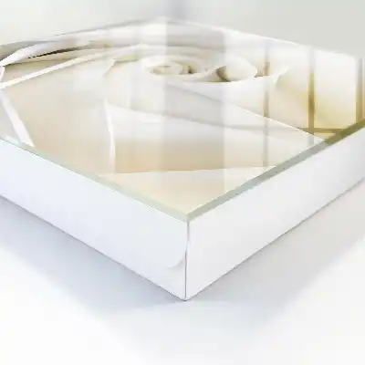 Designová skříňka na klíče Bílá růže