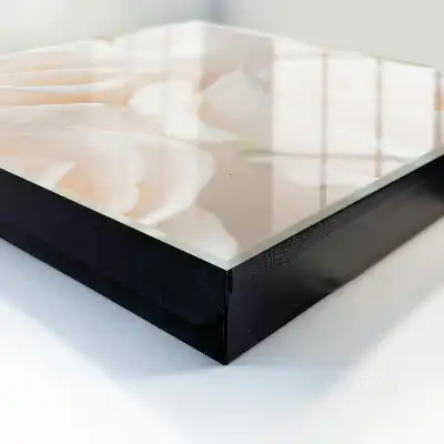 Designová skříňka na klíče Krémové růže