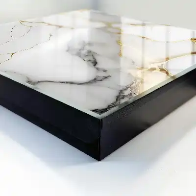 Skříňka na klíče Mramorová elegance