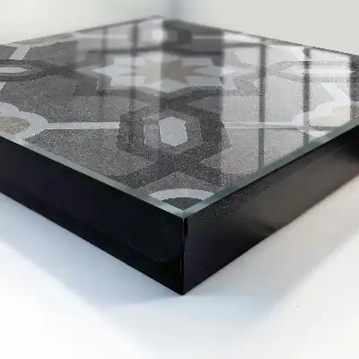 Designová skříňka na klíče Geometrická elegance