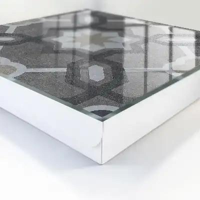 Designová skříňka na klíče Geometrická elegance