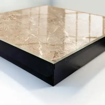 Designová skříňka na klíče Mramorový vzor