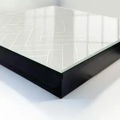 Designová skříňka na klíče Subtilní rybí kost
