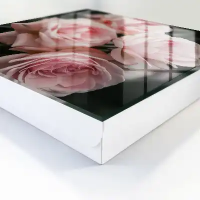 Designová skříňka na klíče Růžové růže