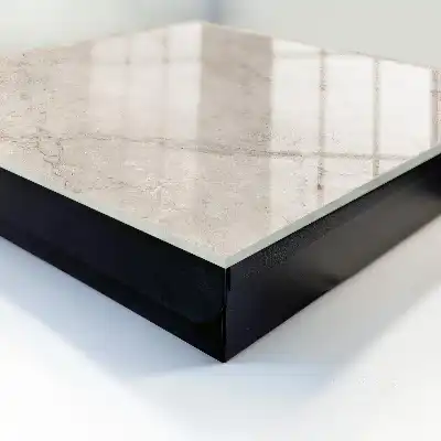 Designová skříňka na klíče Subtilní elegance