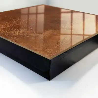 Designová skříňka na klíče Textura kůže