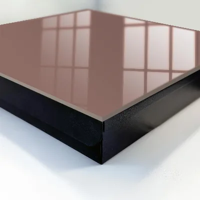 Designová skříňka na klíče v pastelově hnědé barvě