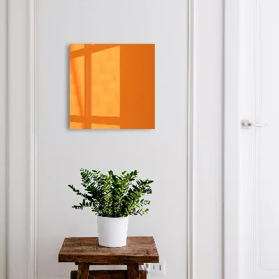 Designová skříňka na klíče v oranžovém provedení