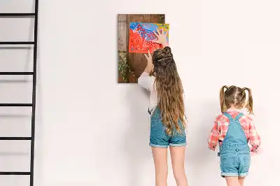 Magnetická kreslící tabule v designu rustikálního dřeva