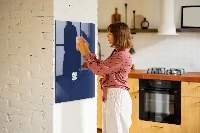 Magnetická kreslící tabule v tmavě modré barvě