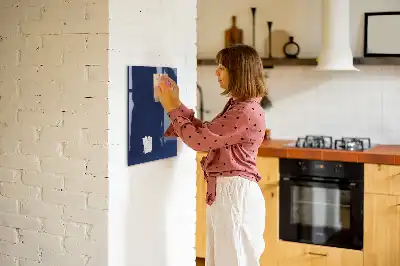 Magnetická kreslící tabule v tmavě modré barvě