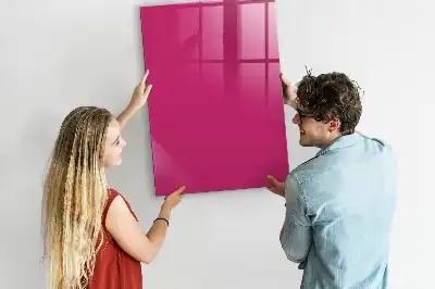 Magnetická psací tabule v sytě růžové barvě