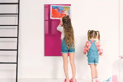 Magnetická psací tabule v sytě růžové barvě