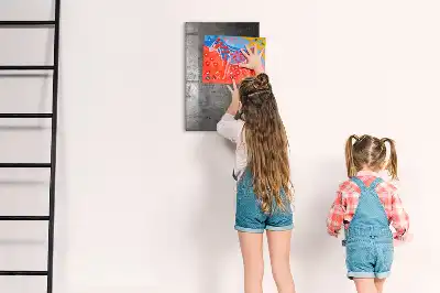 Magnetická kreslící tabule s motivem poškrábaného kovu
