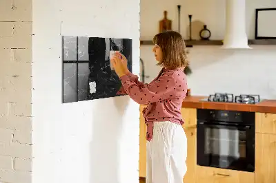 Magnetická tabule na kreslení v designu černého mramoru