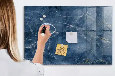 Magnetická popisovací tabule v elegantním mramorovém designu