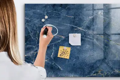 Magnetická popisovací tabule v elegantním mramorovém designu