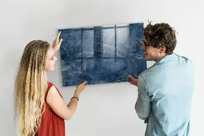 Magnetická popisovací tabule v elegantním mramorovém designu