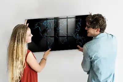 Magnetická popisovací tabule s motivem obrysů mapy světa