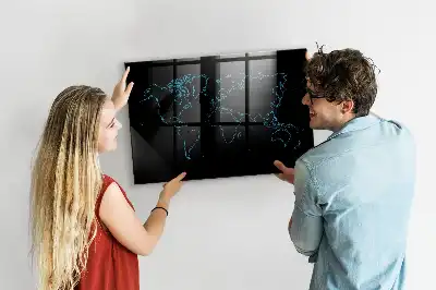 Magnetická popisovací tabule s motivem obrysů mapy světa
