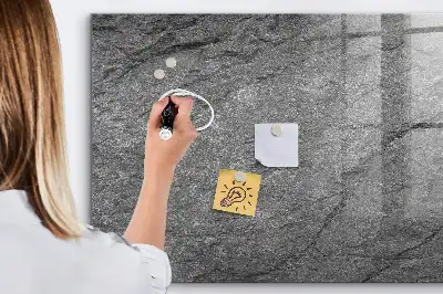 Magnetická tabule na kreslení v designu vulkanické horniny