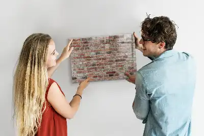 Magnetická popisovací tabule v designu cihlové zdi