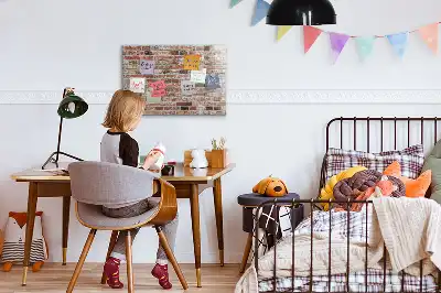Magnetická popisovací tabule v designu cihlové zdi