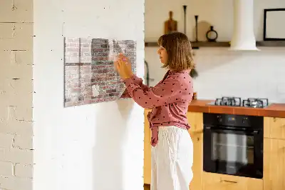 Magnetická popisovací tabule v designu cihlové zdi